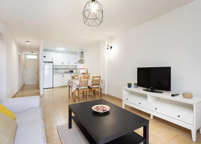 Home2book Ocean Views & Terrace Steps To The شقة